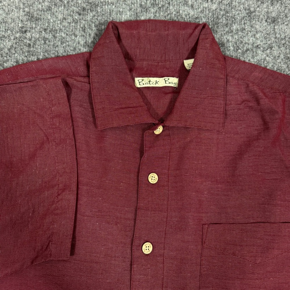 Batik Bay Short Sleeve Button Down Shirt Mens Large L Burgundy Rayon Blend EUC
